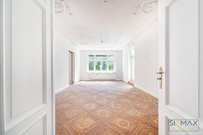 ***Zeitlose Eleganz trifft modernen Wohnkomfort***
8 Zimmer Wohnung in Augsburg