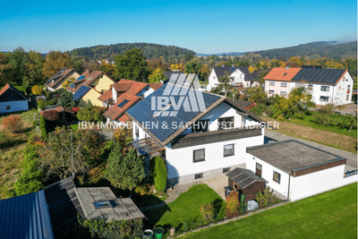Großzügiges Einfamilienhaus mit PV-Anlage und viel Platz in Schwarzach bei Nabburg