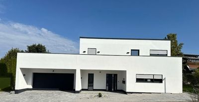 Erstbezug: Moderne Obergeschosswohnung mit gehobenem Standard, inkl. hochwertiger EBK