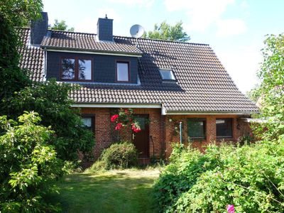 TOP-Lage: Renovierungsbedürftiges Einfamilienhaus mit Garage auf großem Grundstück in Meldorf