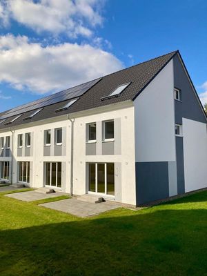 Energieeffizientes Reihenmittelhaus mit PV und Garten