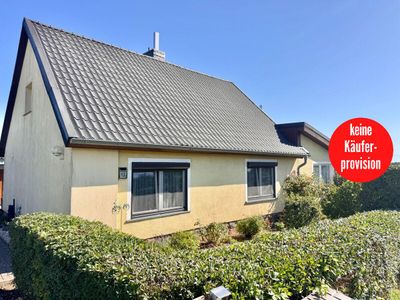 HORN IMMOBILIEN + RESERVIERT! hübsches Haus bei Woldegk mit großem Grundstück in Randlage, Einbauküche + Garagen