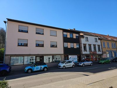 Sanierer aufgepasst !! 2 1/2 Mehrfamilienhäuser mit Nebengebäude zum Schnäppchenpreis !