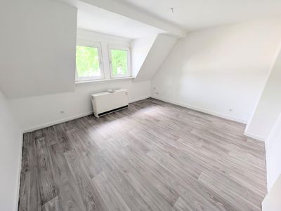 **Gemütliche Wohnung mit modernem Tageslichtbad und eigenem Garten gewünscht? Dann zugreifen!**