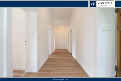 Großzügige, sanierte Wohnung mit historischem Charme