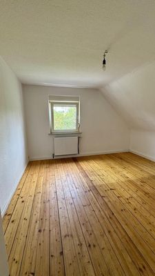 Gut geschnittene 3-Zimmer Dachgeschoss Wohnung in beliebter Lage