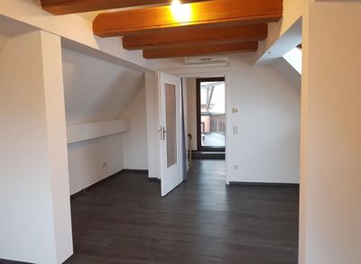 Attraktives Stadthaus in zentraler Lage von Roth – voll vermietet mit Wohn- und Gewerbeeinheit