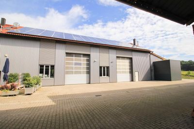 Werkstatt- & Lagerstandort mit Krananlage, Starkstrom & klimatisierter QS-Fläche – Büro inklusive