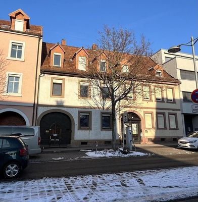 Sanierungsbedürftiges MFH in Ettlingen in bester Lage mit genehmigter Bauvoranfrage