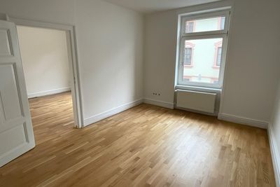 Erstbezug nach aufwendiger Sanierung - 2-Zimmer-Altbau in toller Lage von Bornheim zu vermieten