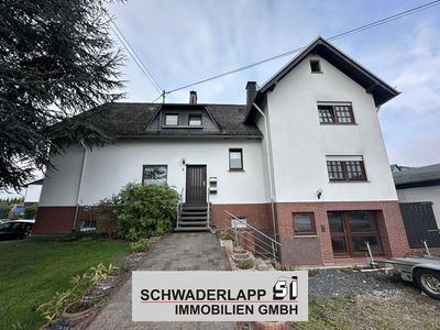 Ansprechendes Zweifamilienhaus mit großem Grundstück