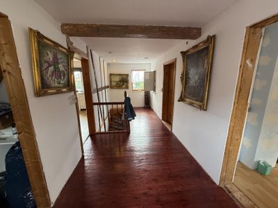 Einfamilienhaus mit Charakter: Ehemaliger Stall, bereits teilrenoviert und mit großem Raumangebot