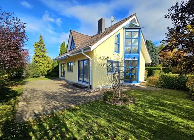 Direkt vom Eigentümer - Freistehendes EFH mit gepflegtem Garten und Stellplätzen