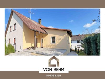von Behm Immobilien - Großzügige 4-Zimmer-Erdgeschosswohnung mit Privatgarten und Terrasse in Geisenfeld