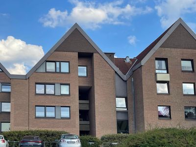 Großzügige Eigentumswohnung mit 2 Bädern, Loggia, Aufzug und Tiefgaragenstellplatz