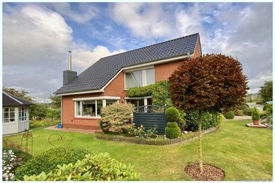 TOPZUSTAND: Solides Einfamilienhaus mit hübschem Garten in ruhiger Ortsrandlage!