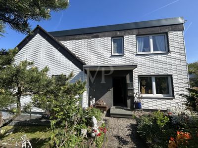 Preisvorteil durch Erbpacht: Zweifamilienhaus sehr ruhig im grünen und zentrumnah gelegen!