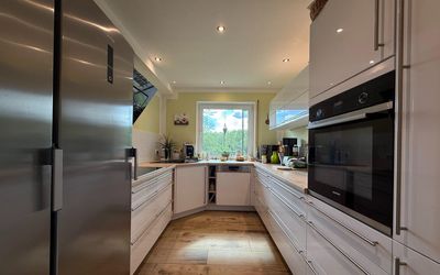 Attraktives Wohnen in Veitshöchheim
Frisch sanierte 4-Zimmer-Wohnung
zum Kauf!