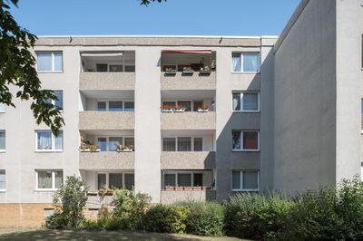 Wir streichen für Sie! 3-Zimmer-Wohnung mit Klick-Vinyl in Wolfsburg Vorsfelde