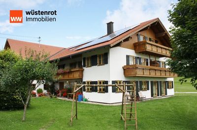 Naturnahes Anwesen mit Entwicklungspotential in herrlicher Lage und großem Grundstück