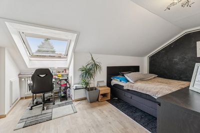 Gepflegte 4,5-Zimmer-Wohnung am Roten Hügel mit Kamin und zwei Dachterrassen