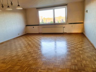 Ruhige 4-Zimmer-Wohnung mit Garage in Duisburg-Süd
