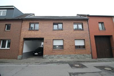 Einfamilienhaus mit Einliegerwohnung und traumhaft großem Grundstück