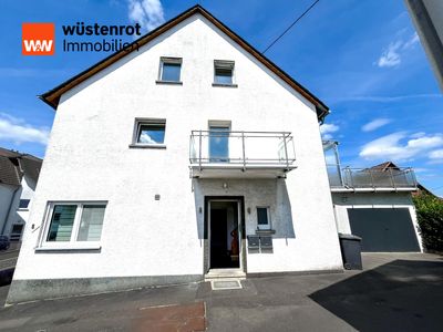 Solide Kapitalanlage oder Mehrgenerationenhaus: Kernsaniertes Zweifamilienhaus in Wirges