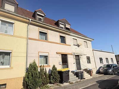 Effizient geschnittenes Reihenmittelhaus mit 5-Zi in verkehrsgünstiger Lage - vermietet