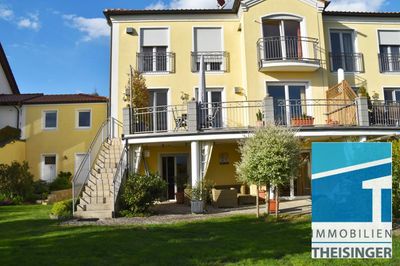 Sehr großzügige Doppelhaushälfte mit freier Sicht ins Grüne in Unterstall!!