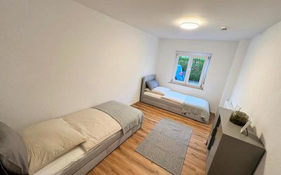 3-Zimmerwohnung mit TV, Internet, Küche, Dusche/Wc, Waschmaschine, Trockner und Stellplatz