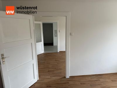 Helle 2-Zimmer-Wohnung im 1. OG zu vermieten bei Döbeln