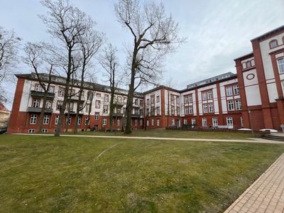 Freundliche 2-Zimmer-Erdgeschosswohnung über 2 Etagen mit Terrasse in Schwerin