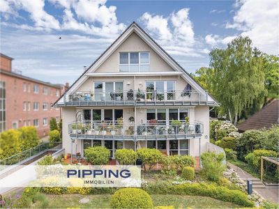 Exklusives Wohnerlebnis:
"In begehrter Reinbeker Lage – Maisonettewohnung mit Weitblick und Komfort"