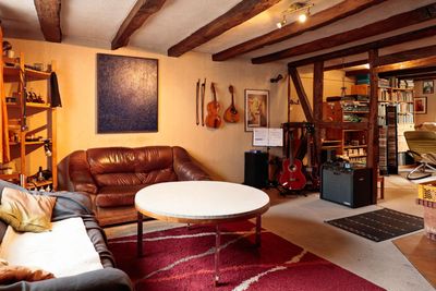 Charmantes Haus mit Einliegerwohnung in begehrter Lage am See