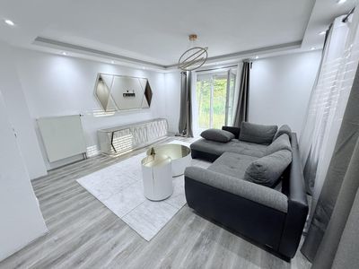 Haus mit 3 Wohnungen mit 6,7 % Rendite in ruhiger Lage