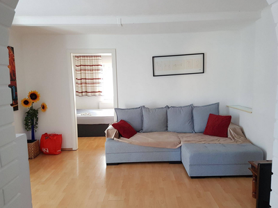 Schöne und modernisierte 2-Raum-Wohnung mit EBK in Nürtingen