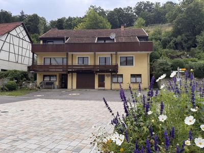 Zweifamilienhaus im idyllischen Lautertal