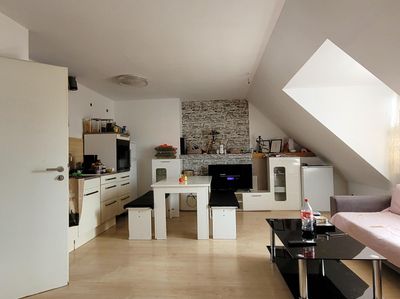 MANNELLA *Kompakt-Klasse* Helle Dachgeschosswohnung in zentraler Lage von Spich