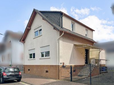 Freistehendes Einfamilienhaus mit Anbau, Garten und moderner Ausstattung in Freigericht-Somborn