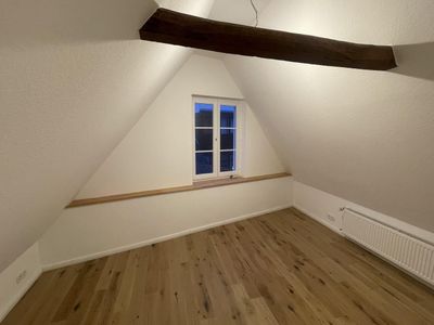 Großzügiges Wohnen in der City: 5 Zimmer, modernisiert, Balkon & Einbauküche