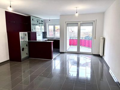 Genießen Sie charmantes Wohnen auf zwei Etagen und mit zwei Balkonen!