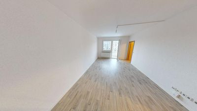 Große Balkonwohnung mit Einbauküche
