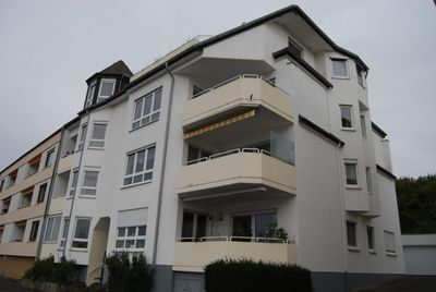 Gemütliche 3-Zimmer Wohnung in Traumlage mit Balkon/Wintergarten und kleinem Garten