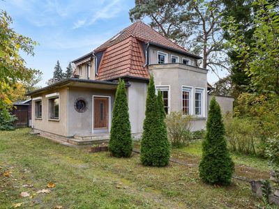 Charmante Altbau-Villa mit Erker, Keller, Garage und viel Potenzial in Petershagen Eggersdorf