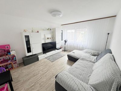 Gemütliche renovierte 3,5 Zimmer Wohnung mit Balkon in Erle