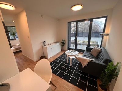 Köpenicker Str. 102: LUXUS 2-Zi-Whg + SÜD-Terrasse - per 01.12.25