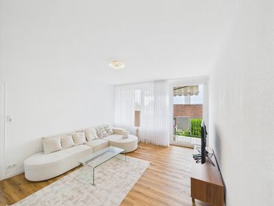 Sofort frei! Renovierte 4 Zimmer Wohnung, gute Lage, Balkon, Garage, Garten, TLB, EBK, Gäste WC