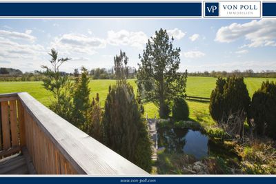 Idyllische Dachgeschosswohnung in ruhiger Lage mit Gartenanteil und drei Balkonen