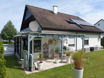 Schönes 2-Familienhaus - überdachte Terrasse - Garten - Wintergarten - Sauna - Doppelgarage